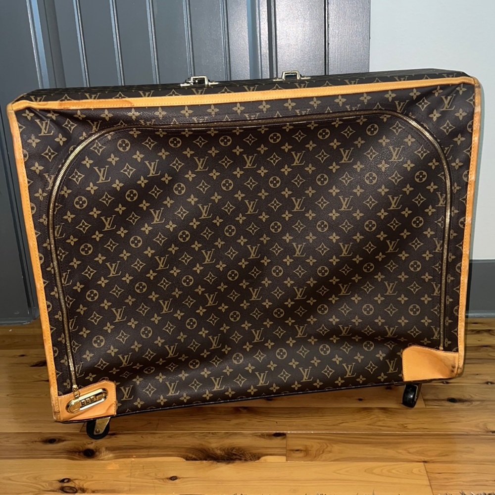 Louis Vuitton Pullman